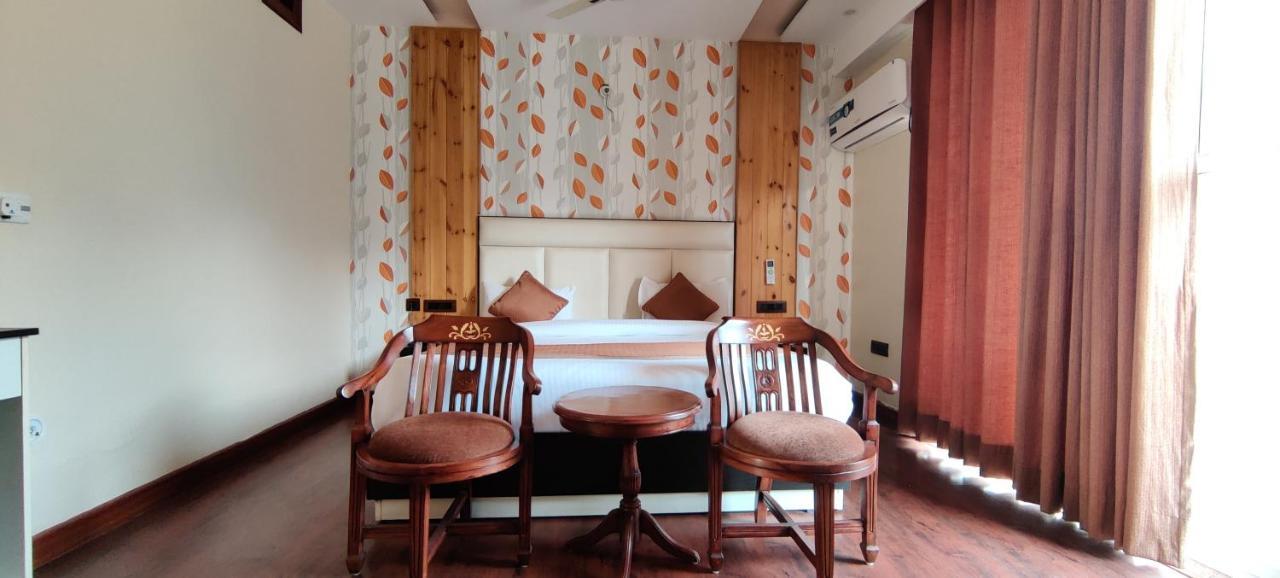 Dreamcatcher Boutique Hotels Bhīm Tāl Exteriör bild